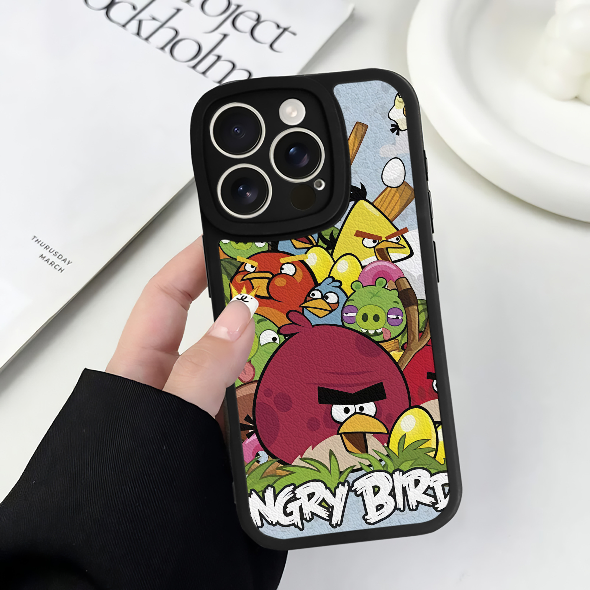 （画像用） Angry Birds アングリーバード 【iPhone 16シリーズ対応】シリコンスマホケース（レザー調） 材質：シリコン